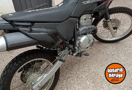 Motos - Honda Tornado 250 2017 Nafta 19000Km - En Venta