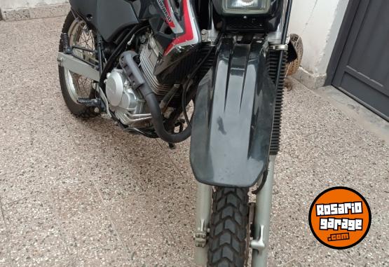 Motos - Honda Tornado 250 2017 Nafta 19000Km - En Venta