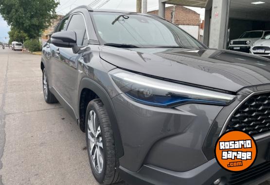 Autos - Toyota Corolla cross 2021 Electrico / Hibrido 102000Km - En Venta