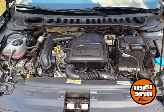 Autos - Volkswagen Nivus 2021 Nafta 140000Km - En Venta