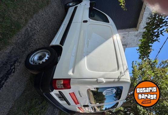 Utilitarios - Peugeot Partner 2014 Nafta 217000Km - En Venta