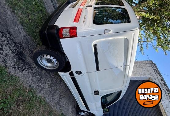 Utilitarios - Peugeot Partner 2014 Nafta 217000Km - En Venta