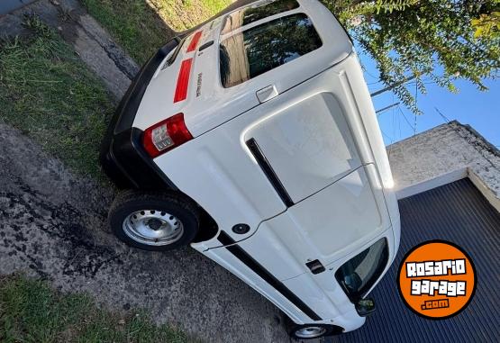 Utilitarios - Peugeot Partner 2014 Nafta 217000Km - En Venta