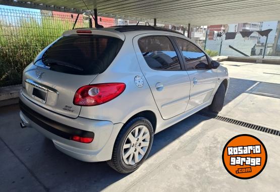 Autos - Peugeot 207 2010 Nafta 140000Km - En Venta