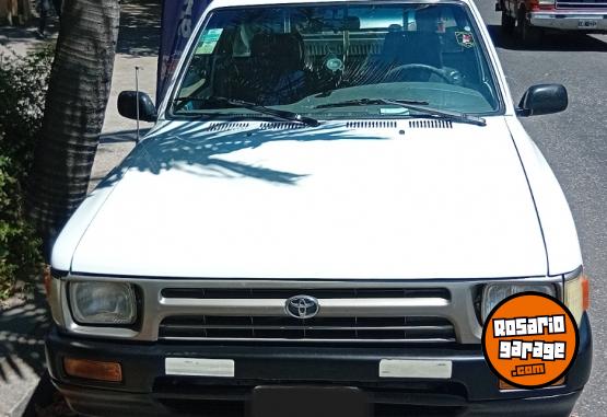 Camionetas - Toyota Hilux 2.8 4x2 STD 2000 Diesel 447000Km - En Venta