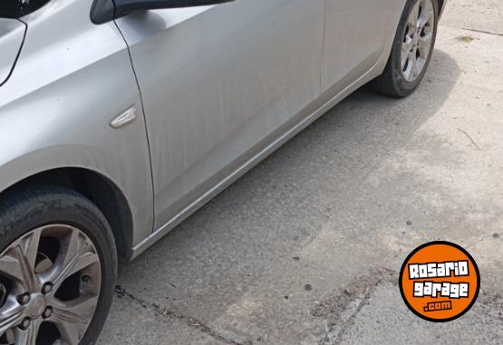 Autos - Chevrolet Onix 2021 Nafta 63000Km - En Venta