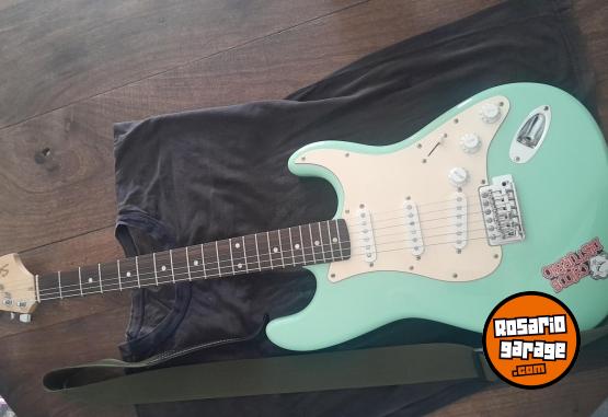 Instrumentos Musicales - Guitarra el�ctrica squier by fender stratocaster - En Venta