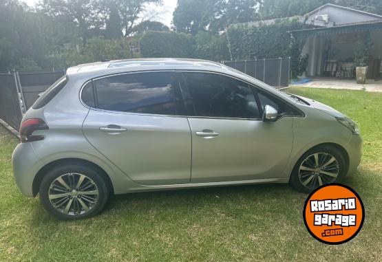 Autos - Peugeot Peugeot 208 2017 Nafta 58000Km - En Venta