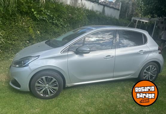 Autos - Peugeot Peugeot 208 2017 Nafta 58000Km - En Venta