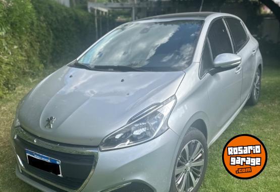 Autos - Peugeot Peugeot 208 2017 Nafta 58000Km - En Venta