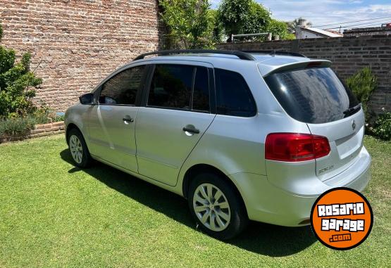 Autos - Volkswagen Suran sedan 5 ptas 2010 Nafta 217000Km - En Venta