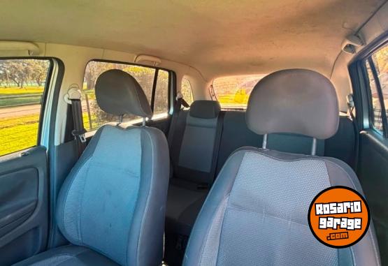 Autos - Volkswagen Suran sedan 5 ptas 2010 Nafta 217000Km - En Venta