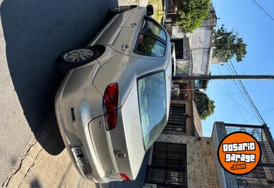 Autos - Fiat Siena 2011 GNC 200000Km - En Venta