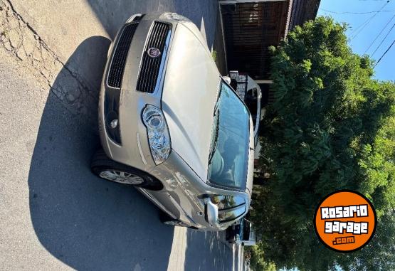 Autos - Fiat Siena 2011 GNC 200000Km - En Venta