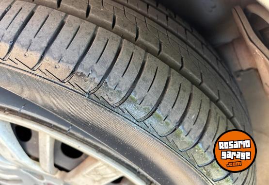 Autos - Fiat Siena 2011 GNC 200000Km - En Venta