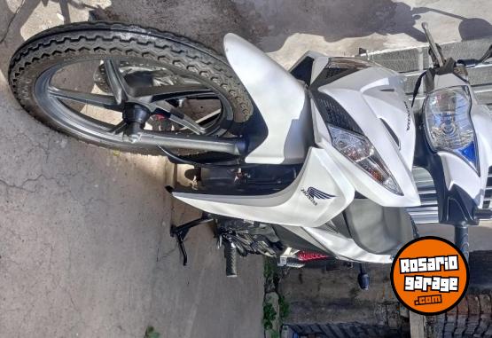 Motos - Honda Wave full 2023 Nafta 7800Km - En Venta