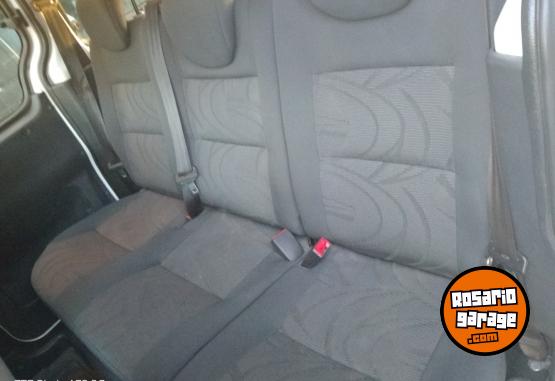 Utilitarios - Citroen Berlingo xtr 2015 Nafta 67000Km - En Venta