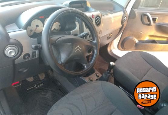 Utilitarios - Citroen Berlingo xtr 2015 Nafta 67000Km - En Venta