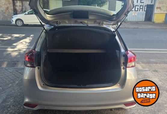 Autos - Toyota YARIS XLS 2019 Nafta 74800Km - En Venta