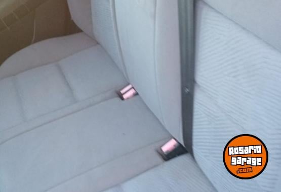 Autos - Peugeot Modelo 2004 versión 307 2004 Nafta 256000Km - En Venta