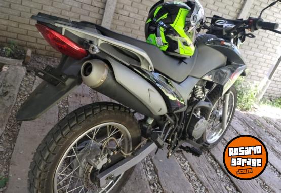 Motos - Zanella Zr 250 2023 Nafta 11000Km - En Venta