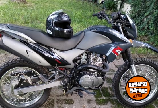 Motos - Zanella Zr 250 2023 Nafta 11000Km - En Venta