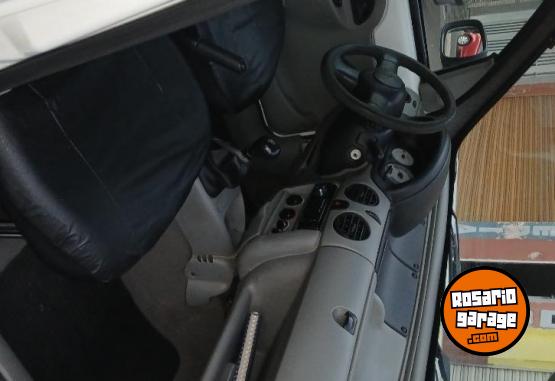 Utilitarios - Renault KANGOO 2010 GNC 245000Km - En Venta