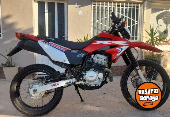 Motos - Honda Tornado 2021 Nafta 17000Km - En Venta