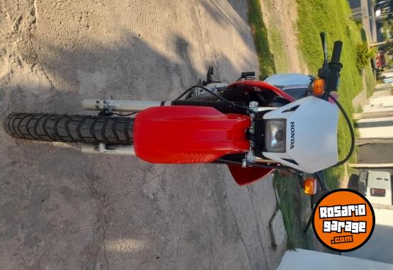 Motos - Honda Tornado 2021 Nafta 17000Km - En Venta