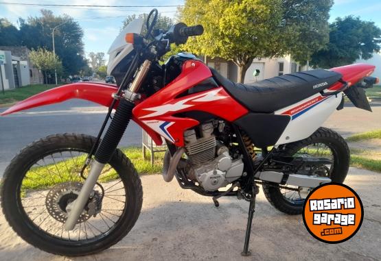 Motos - Honda Tornado 2021 Nafta 17000Km - En Venta