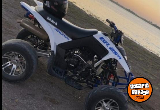 Cuatris y UTVs - Otra marca Brava aventura 250 2014  3000Km - En Venta