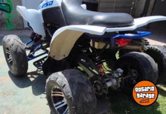 Cuatris y UTVs - Otra marca Brava aventura 250 2014  3000Km - En Venta