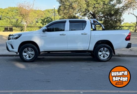 Camionetas - Toyota Hilux 2024 Diesel 6800Km - En Venta