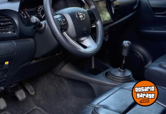 Camionetas - Toyota Hilux 2024 Diesel 6800Km - En Venta