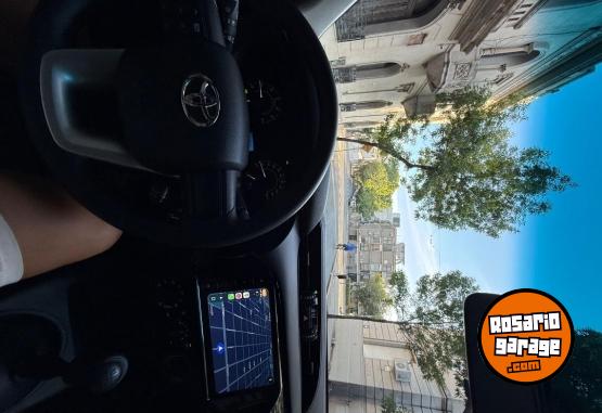 Camionetas - Toyota Hilux 2024 Diesel 6800Km - En Venta