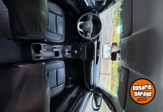 Camionetas - Toyota Hilux 2024 Diesel 6800Km - En Venta