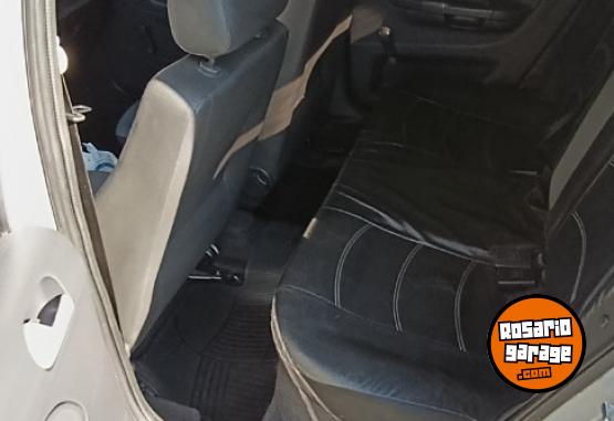 Autos - Volkswagen Gol trend 2010 Nafta 137000Km - En Venta