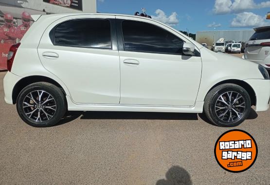 Autos - Toyota ETIOS XLS MT L18 2018 Nafta 95300Km - En Venta