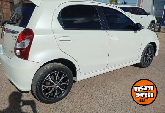 Autos - Toyota ETIOS XLS MT L18 2018 Nafta 95300Km - En Venta
