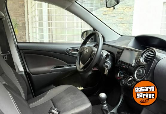 Autos - Toyota ETIOS XLS MT L18 2018 Nafta 95300Km - En Venta