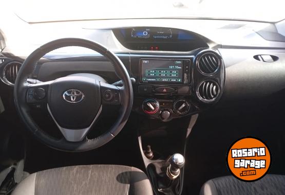 Autos - Toyota ETIOS XLS MT L18 2018 Nafta 95300Km - En Venta