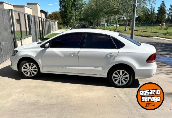 Autos - Volkswagen POLO SEDAN 2017 GNC 176000Km - En Venta
