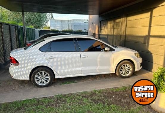Autos - Volkswagen POLO SEDAN 2017 GNC 176000Km - En Venta