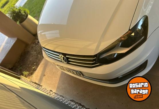 Autos - Volkswagen POLO SEDAN 2017 GNC 176000Km - En Venta