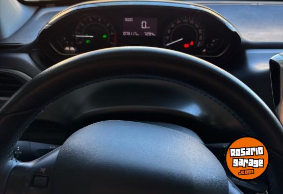 Autos - Peugeot 208 2016 Nafta 73000Km - En Venta