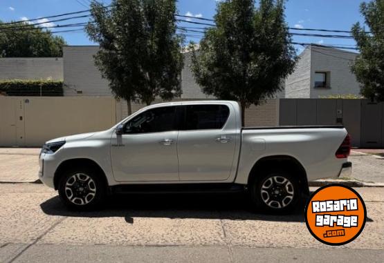 Camionetas - Toyota Hilux 2023 Diesel 50000Km - En Venta
