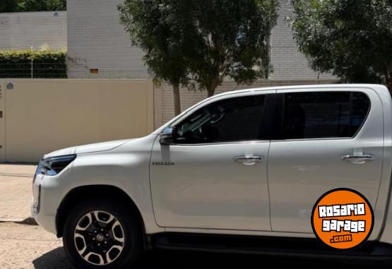 Camionetas - Toyota Hilux 2023 Diesel 50000Km - En Venta