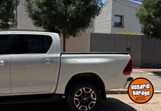 Camionetas - Toyota Hilux 2023 Diesel 50000Km - En Venta