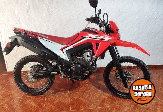 Motos - Honda Xr tornado 300 2025 Nafta 1700Km - En Venta