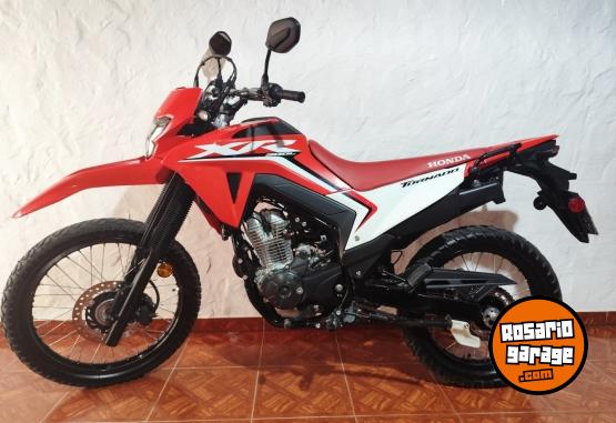 Motos - Honda Xr tornado 300 2025 Nafta 1700Km - En Venta